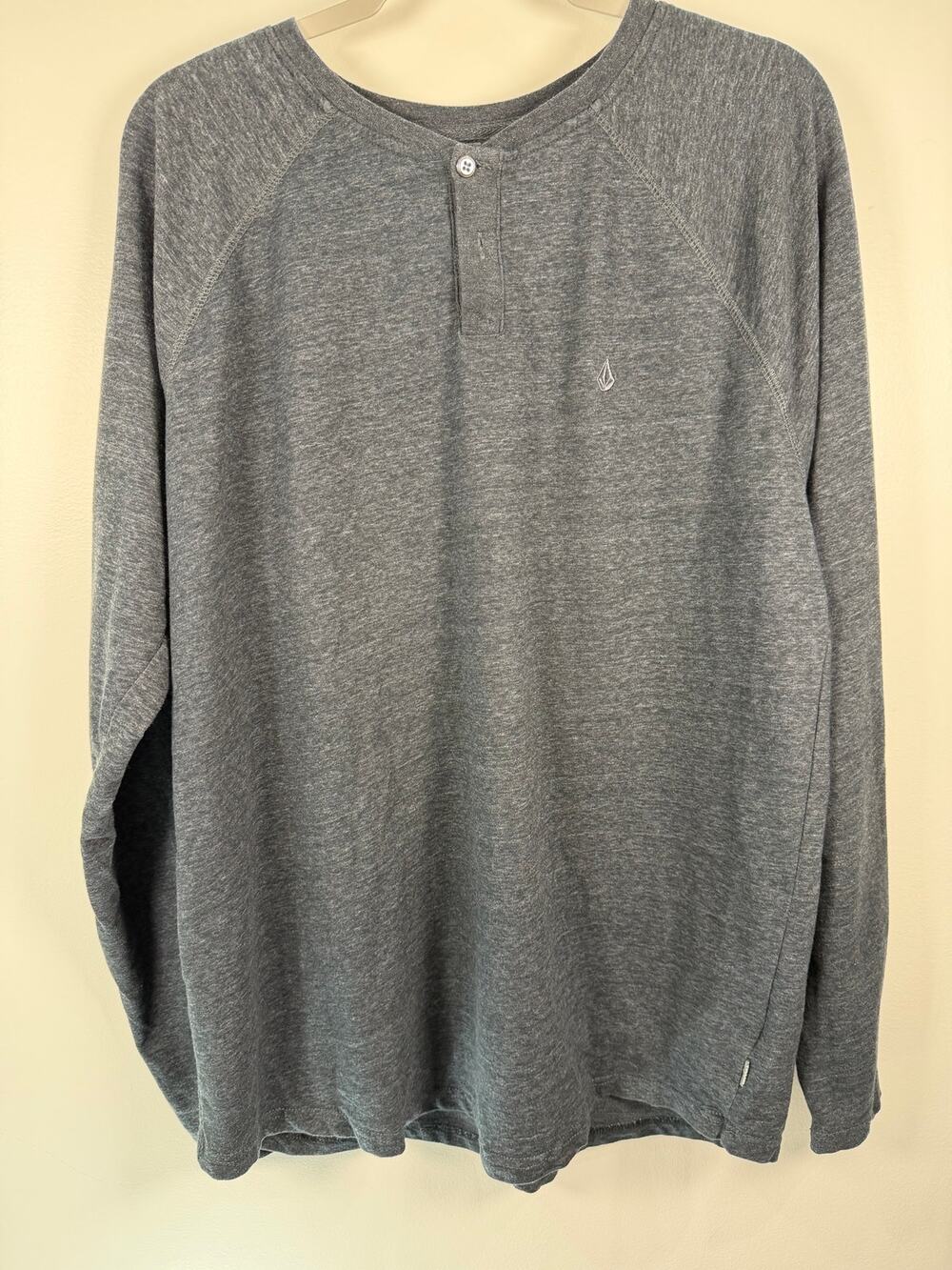Volcom Mens Henley Shirt XL Heather Charcoal Gray Raglan Long Sleeve Stone Logo